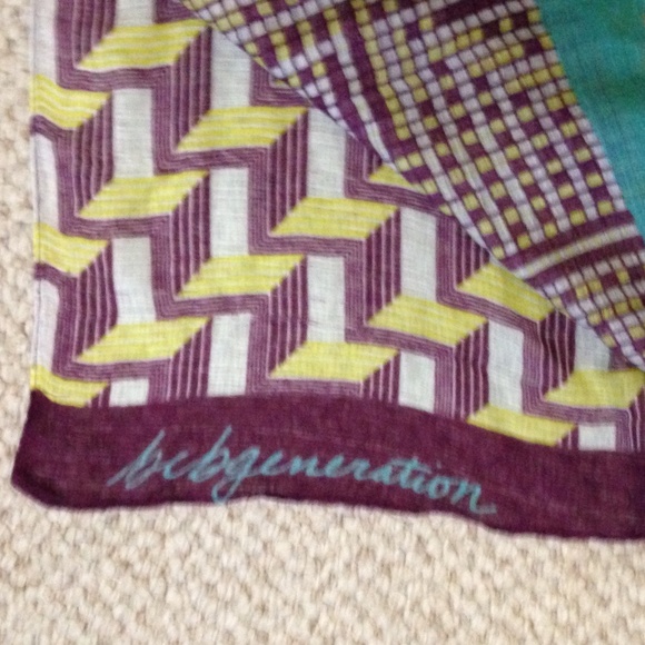 BCBGENERATION-Check Yourself Scarf -Excellent Cond - Picture 5 of 6